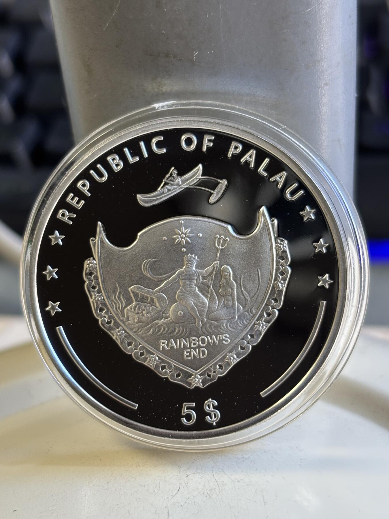 第196期拍卖 帕劳2011年珍珠系列镶嵌天然粉珍珠精制纪念彩银币，925银，25克，有丝痕