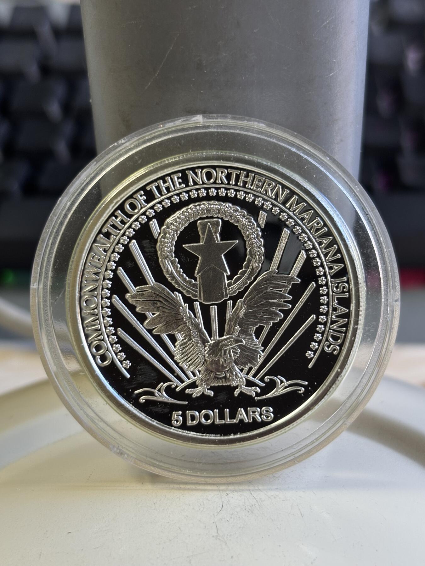 第196期拍卖 北马里亚纳2004年爱因斯坦诞生125周全息幻彩银币，925银，25克，发行2500枚