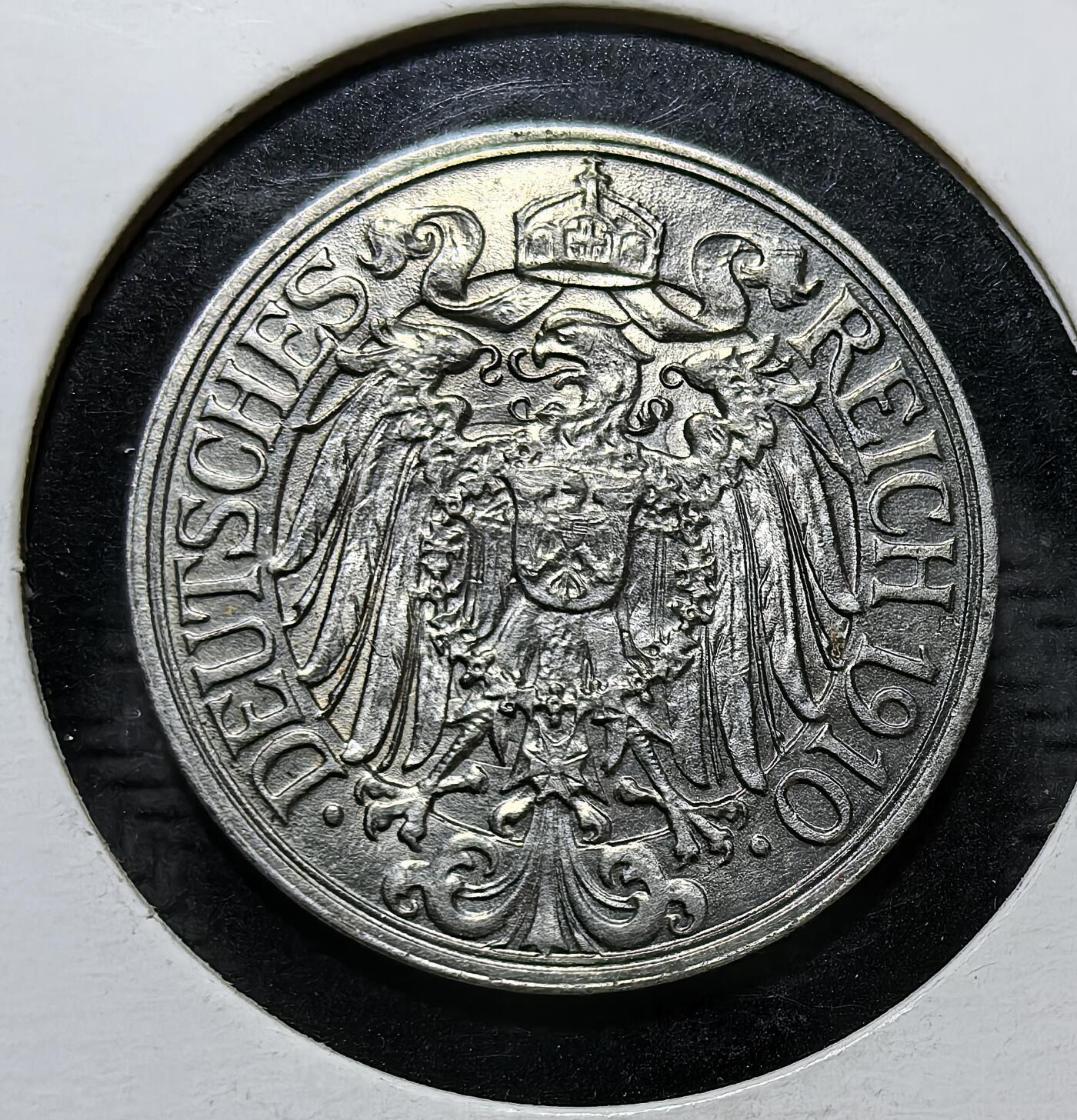 外国优质银币克朗币纪念章，每周六晚九点倒数截拍，满百包邮可寄存，持续收拍