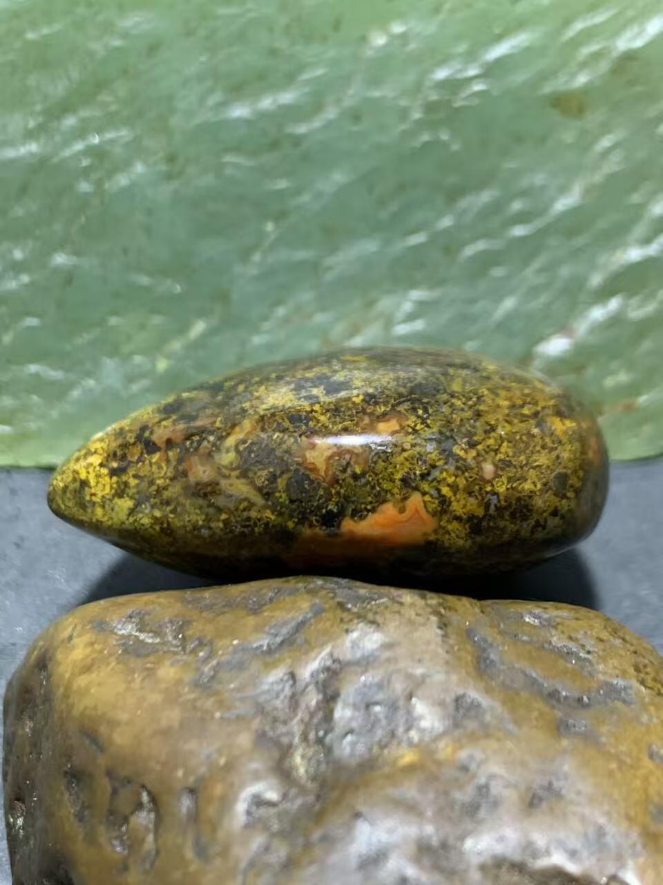 精美高玉化原皮草花纹战国红玛瑙吊坠一个，