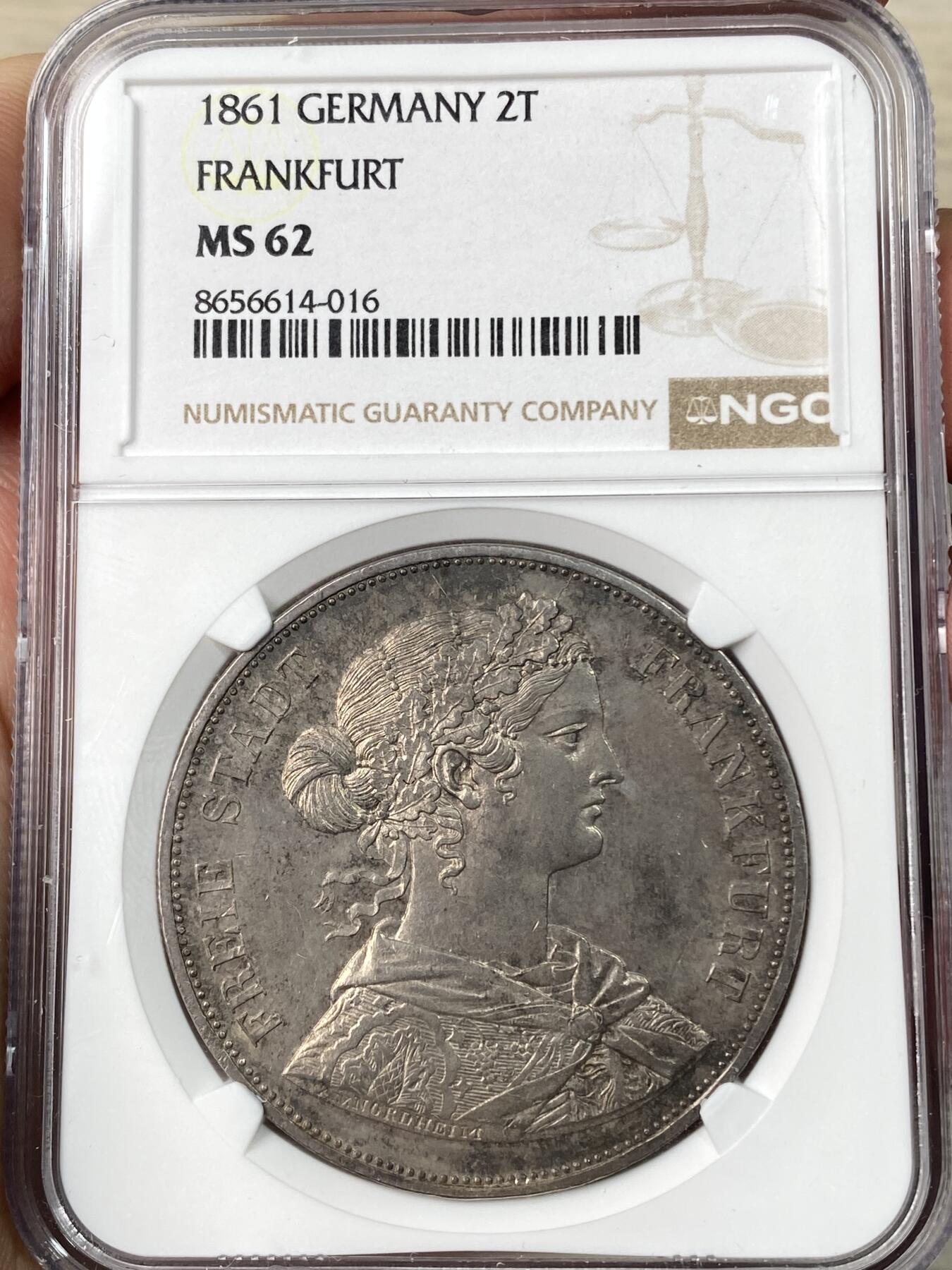 万国钱币拍卖第064期 NGC MS62 1861年德国法兰克福少女流通2泰勒 经典法兰城少女2T 火烧云五彩转光极美收藏级