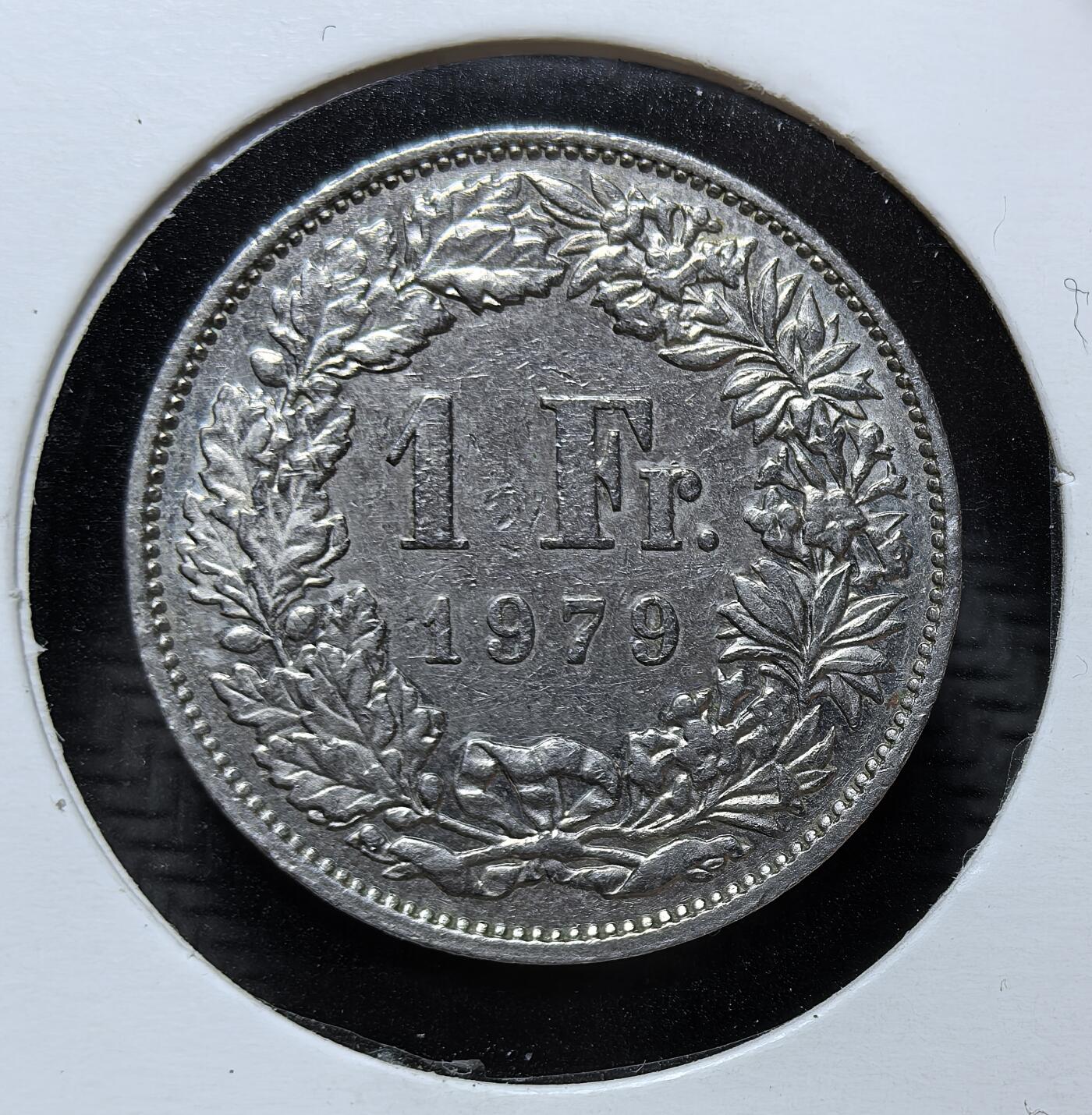 外国优质银币克朗币纪念章，每周六晚九点倒数截拍，满百包邮可寄存，持续收拍