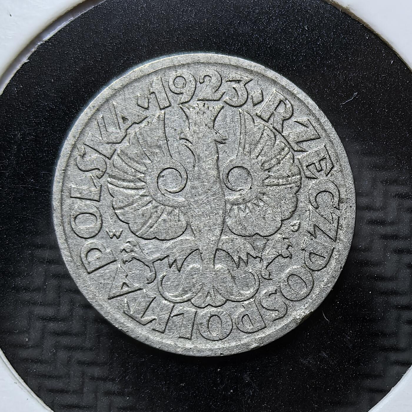 外国优质银币克朗币纪念章，每周六晚九点倒数截拍，满百包邮可寄存，持续收拍