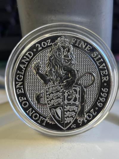 第196期拍卖 - 英国2016年女王神兽系列1英格兰狮子2盎司投资银币，9999银，有瑕疵