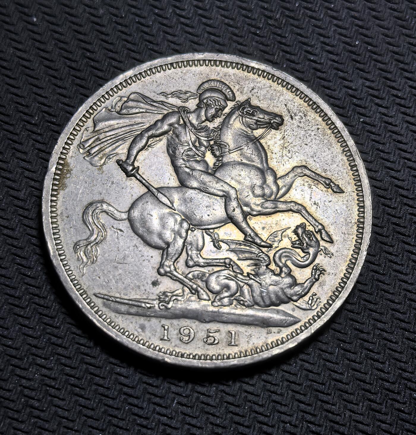 外国优质银币克朗币纪念章，每周六晚九点倒数截拍，满百包邮可寄存，持续收拍