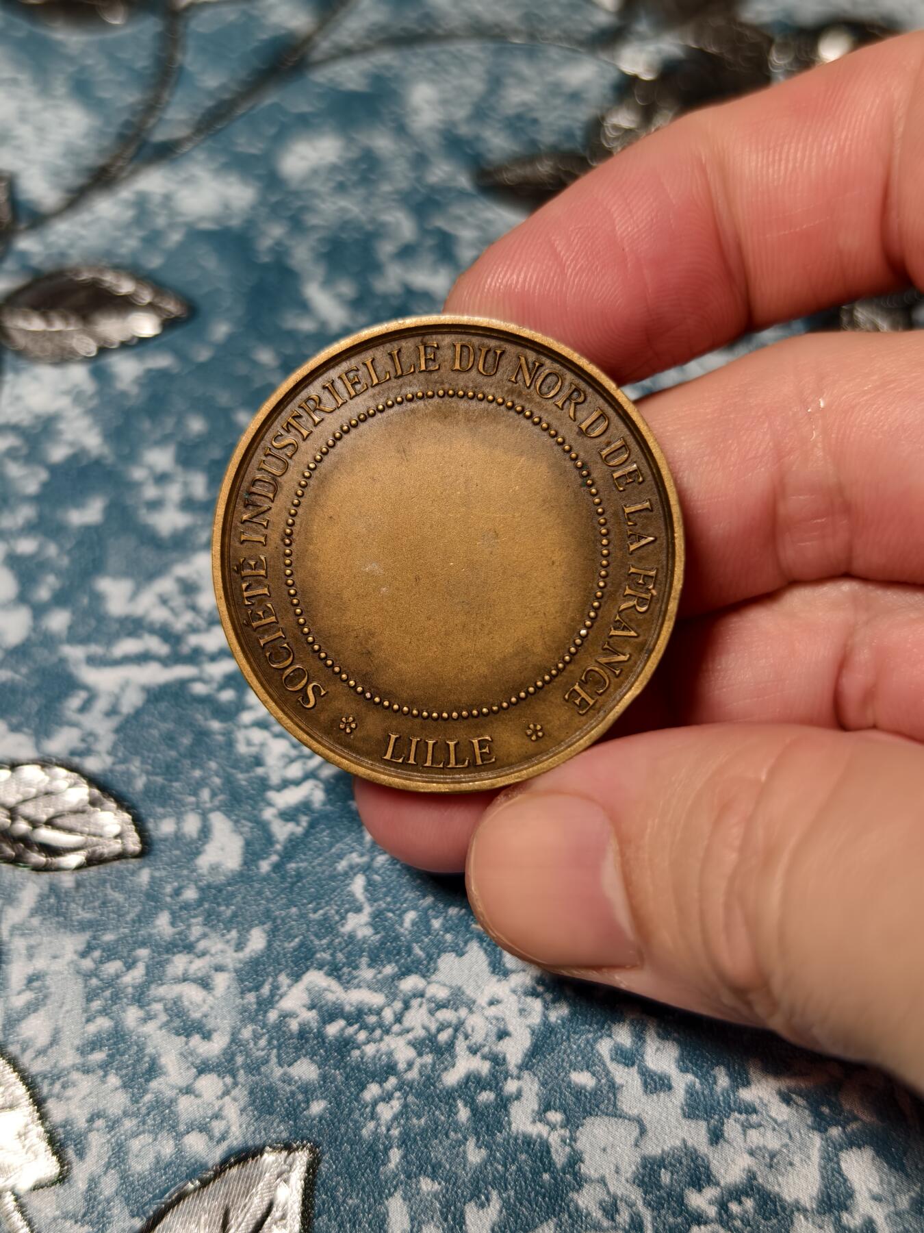 抚柳草堂-第二十二期章牌钱币  奖章勋章 满百包邮 放漏专场 19世纪末-20世纪初法国里尔市北方工业协会铜章   工业女神 直径38mm  重25.3g法国19世纪著名章牌雕刻师 Louis-Félix Chabaud（路易-费利克斯·沙博，F.CHABAUD.F.） 设计雕刻