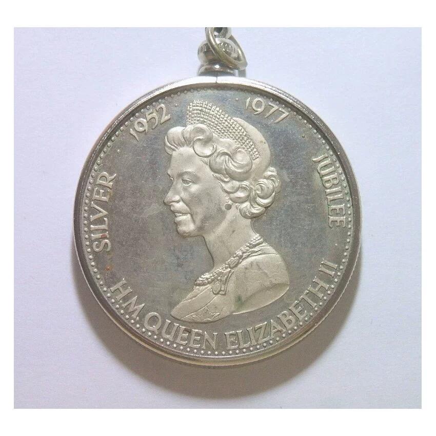 纯手工 英国1977年 伊丽莎白银婚镀银高浮雕精制币章吊坠 40MM