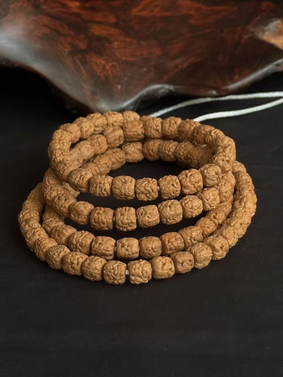 零元拍：龙切 五爪金龙小佛手长串6.5 MM左右，非常容易变红，坊间人称三日红，很容易有盘玩成就感。