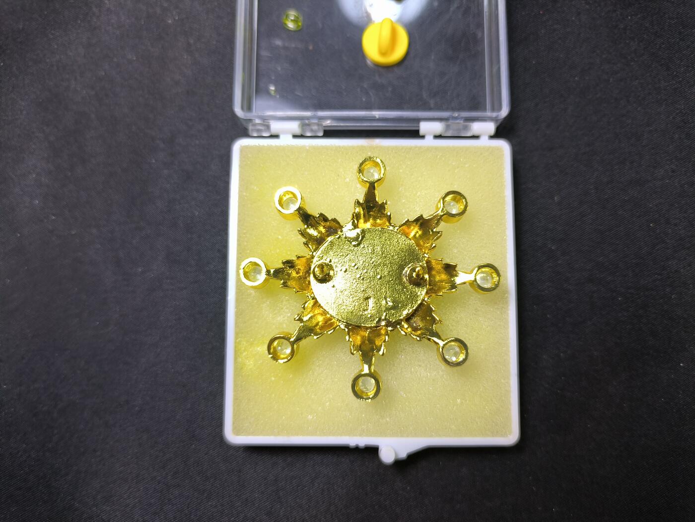 云宸嘉赏-勋臻佳藏四月精品甄选场次（低佣 一元一手） 柬埔寨王国大十字级皇室勋章（“王冠”）礼服挂章 创立于法属柬埔寨 此版本为柬冠 非常稀有的现行版本 皇家授权工厂制作 非中国代工