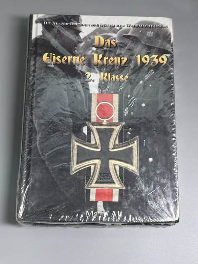 小驴勋章奖章收藏4月4日周六晚六点拍卖（珍爱和平，收藏战争，铭记历史，勿忘国耻，忠党爱国。有偿代拍，送拍规则在简介最后，参拍须阅读规则后再参拍，关系到运费包装发货时效真假辨别等关键信息，拍卖时不再发原图，看大图店主微信码在拍卖店铺介绍里） - 德章专业书籍《1939二级铁十字勋章》，德章专家Mario著作