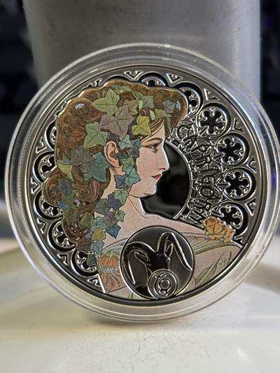 第196期拍卖 - 纽埃2010年十二星座系列摩羯座慕夏新艺术美女银币，925银看，28.28克，发行10000枚