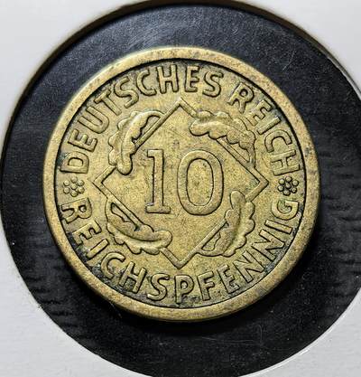 外国优质银币克朗币纪念章，每周六晚九点倒数截拍，满百包邮可寄存，持续收拍 - 德国魏玛共和国1925年10芬尼黄铜币，A 厂标代表柏林造币厂，正面麦穗图案象征农业，是一战后德国稳定货币体系时期的法定流通辅币。