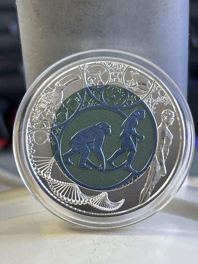 第196期拍卖 - 奥地利2014年进化论铌银镶嵌双色纪念币，900银998铌，10克/7.15克，