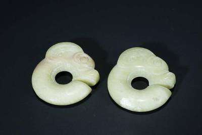 上海都达杂项专场103【全场包邮】  岫玉 玉猪龙挂件 1对80-64