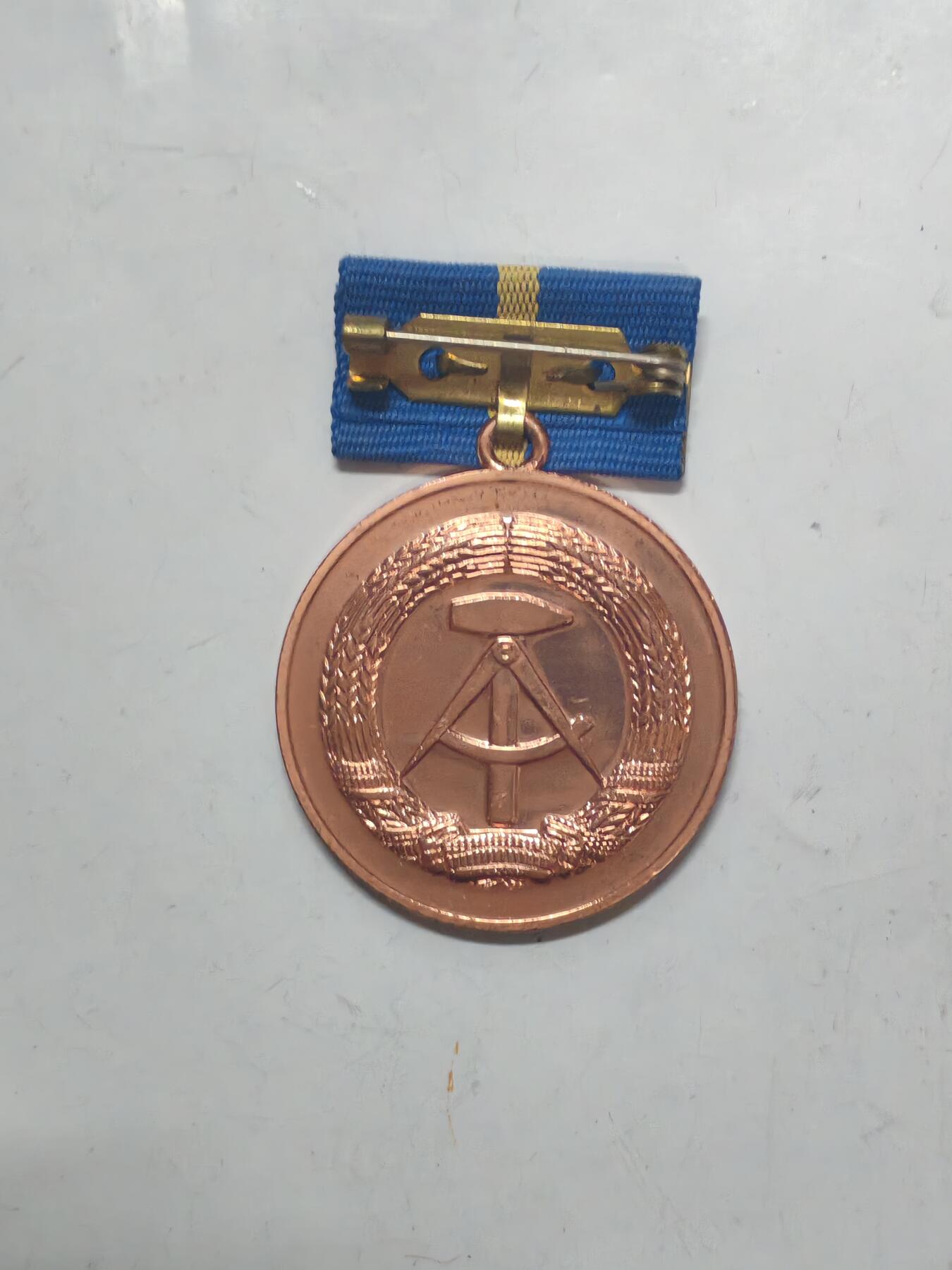 韵星假日军品类拍卖第51期  -- Rimey Holidays Militaria Auction 51 民主德国铜级邮政部忠诚服务奖章