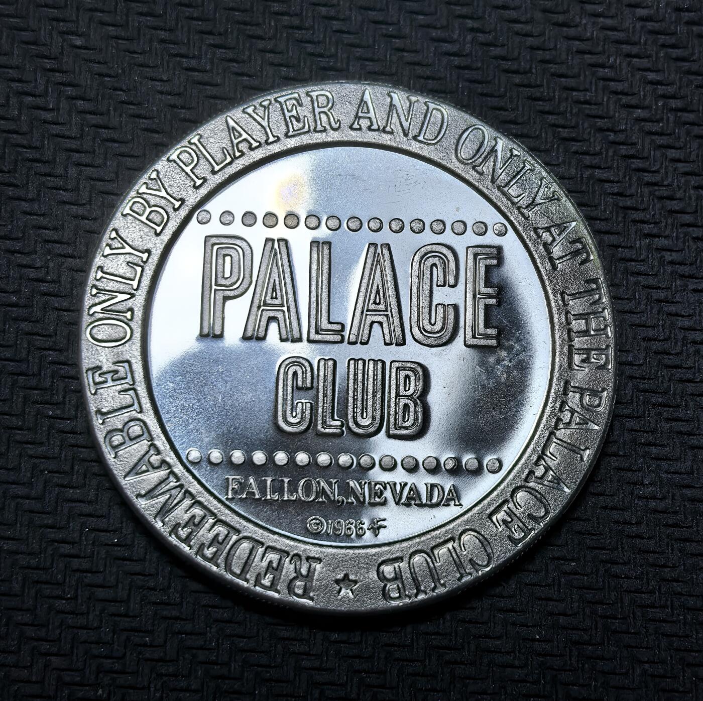 外国优质银币克朗币纪念章，每周六晚九点倒数截拍，满百包邮可寄存，持续收拍