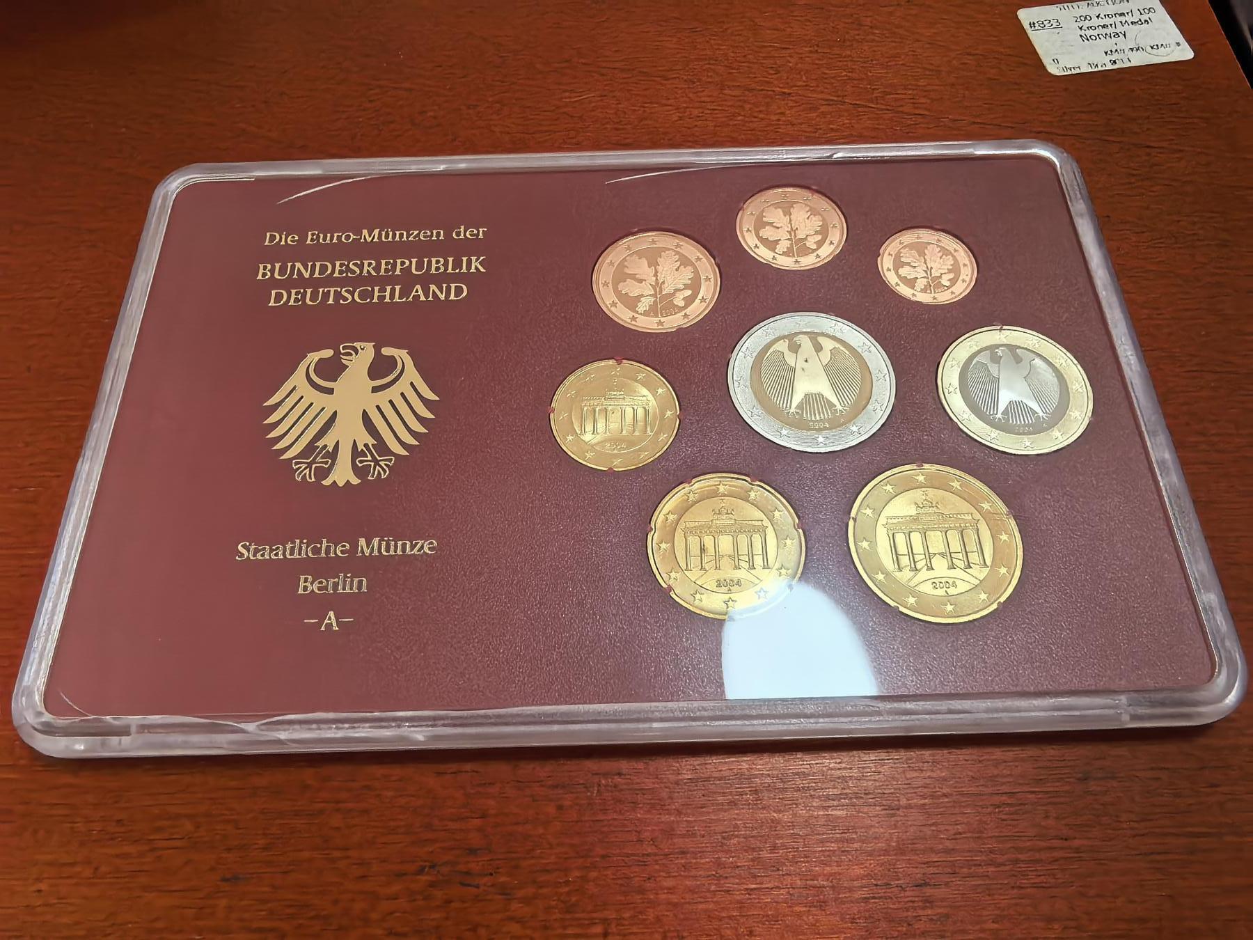 长老汇马年精选第十五场拍卖  2004A德国欧元8枚精制套装，含外纸