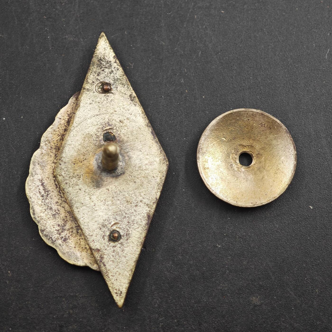 4月4日结束，成斌徽章钱币专场 苏联炮兵学院校徽铜制珐琅50年代