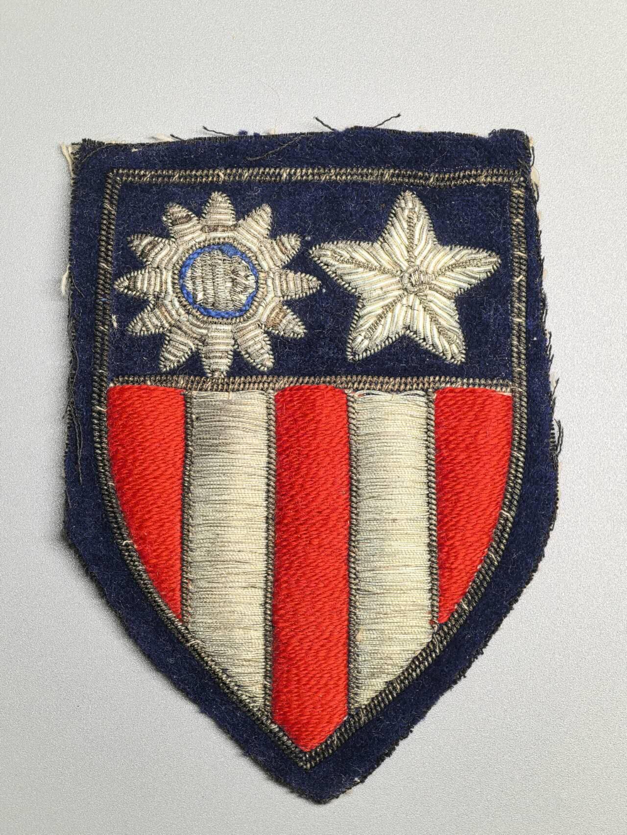 小驴勋章奖章收藏4月4日周六晚六点拍卖（珍爱和平，收藏战争，铭记历史，勿忘国耻，忠党爱国。有偿代拍，送拍规则在简介最后，参拍须阅读规则后再参拍，关系到运费包装发货时效真假辨别等关键信息，拍卖时不再发原图，看大图店主微信码在拍卖店铺介绍里） 中缅印战区CBI臂章，金属刺绣