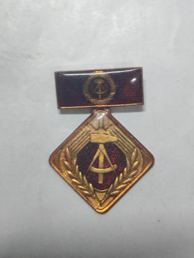 韵星假日军品类拍卖第51期  -- Rimey Holidays Militaria Auction 51 - 民主德国个人劳动荣誉奖章