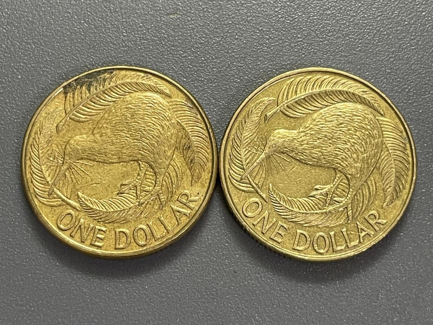 回流0405 新西兰1990年1新元两枚 几维鸟