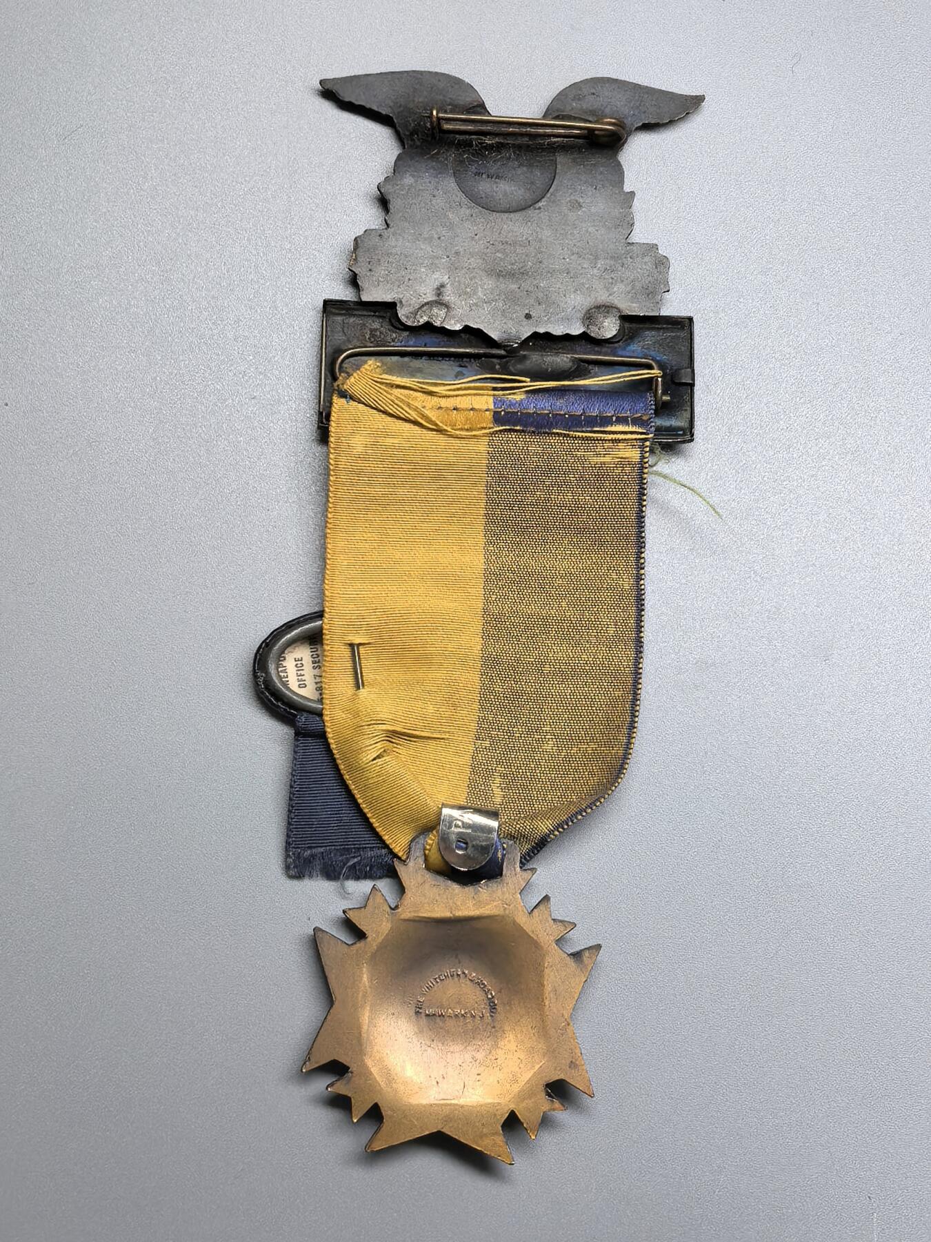 小驴勋章奖章收藏4月4日周六晚六点拍卖（珍爱和平，收藏战争，铭记历史，勿忘国耻，忠党爱国。有偿代拍，送拍规则在简介最后，参拍须阅读规则后再参拍，关系到运费包装发货时效真假辨别等关键信息，拍卖时不再发原图，看大图店主微信码在拍卖店铺介绍里） 美国退伍军人奖章