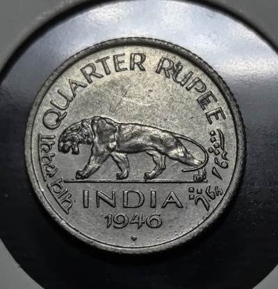 外国优质银币克朗币纪念章，每周六晚九点倒数截拍，满百包邮可寄存，持续收拍 - 英属印度1946 年1/4 卢比，正面为乔治六世国王像，背面是孟加拉虎，是英属印度末期的法定流通货币，见证了英国殖民统治下的印度货币体系。