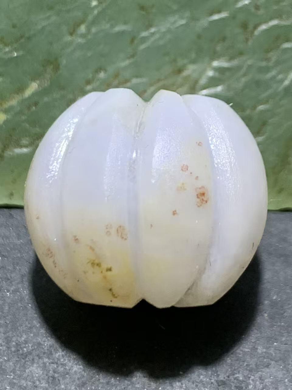 精美亚光冰飘战国红玛瑙手工雕刻2.0平头瓜珠一颗！，