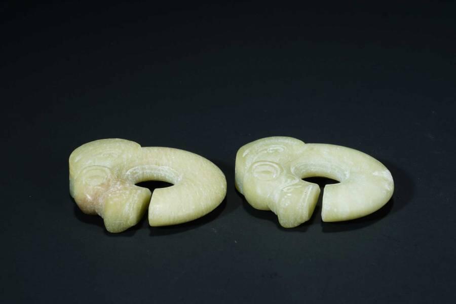 上海都达杂项专场七十二【全场包邮】 岫玉 玉猪龙挂件 1对80-64