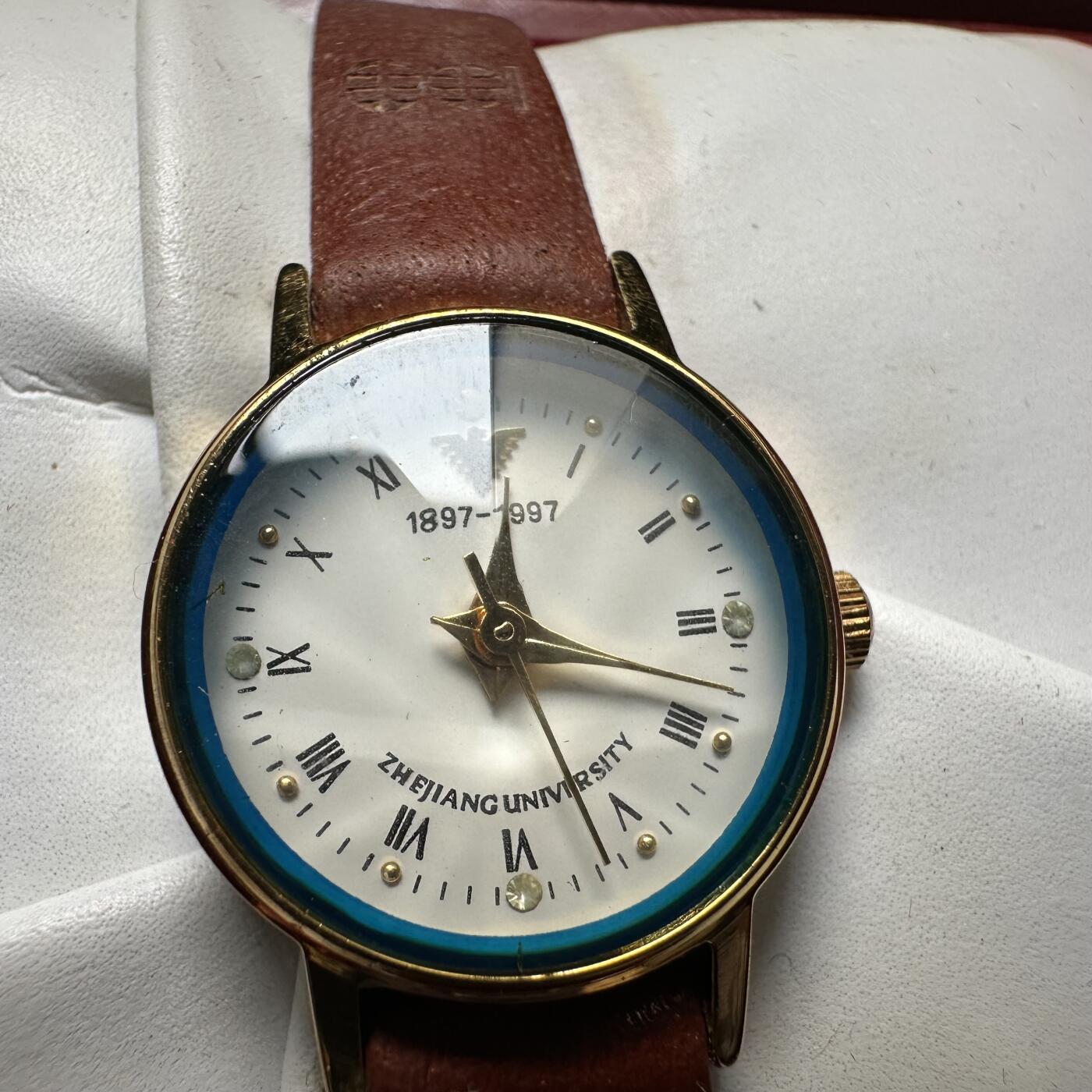🌹外币初藏🌹🐯2026年第37场   每周二四六晚8️⃣点 接代拍 1997年浙江大学建校百年纪念手表