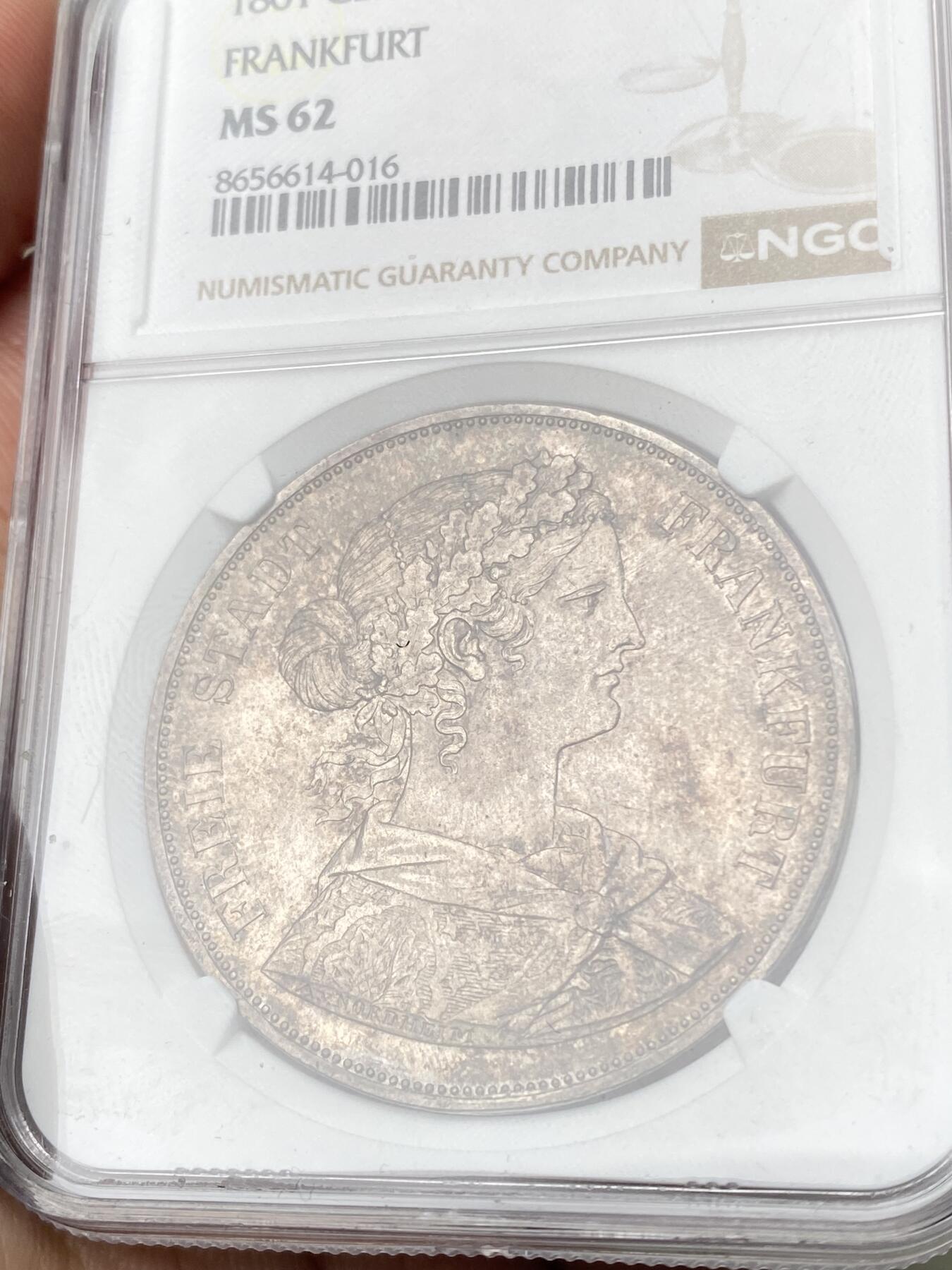 万国钱币拍卖第064期 NGC MS62 1861年德国法兰克福少女流通2泰勒 经典法兰城少女2T 火烧云五彩转光极美收藏级