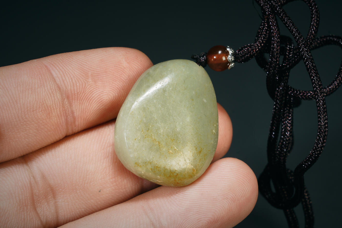 上海都达杂项专场七十二【全场包邮】 天然和田玉精雕《虎啸南山》挂件 80-90