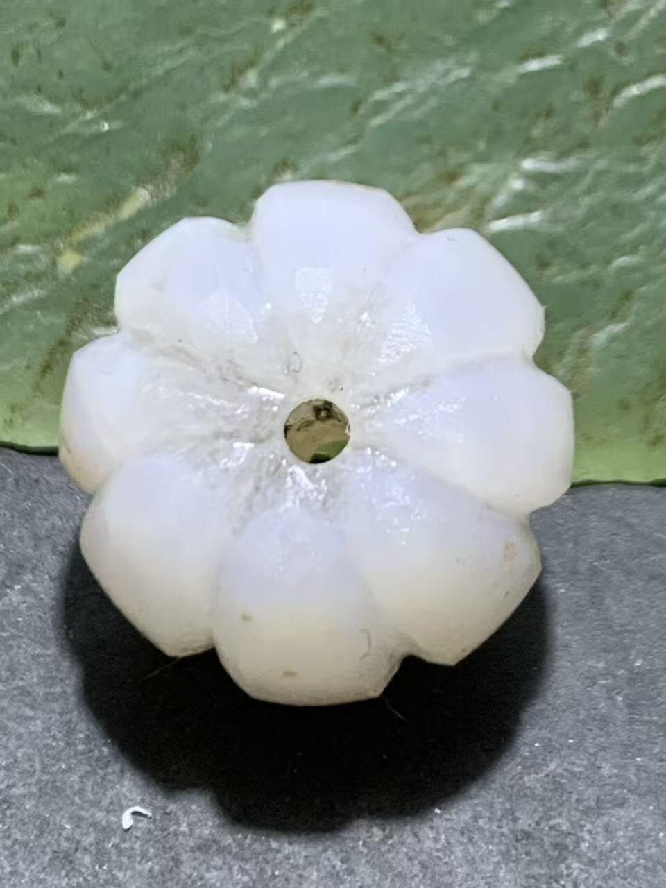 精美亚光冰飘战国红玛瑙手工雕刻2.0平头瓜珠一颗！，