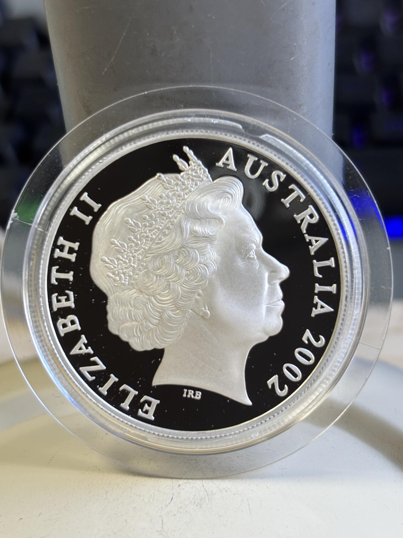 第196期拍卖 澳大利亚2002年袋鼠一盎司精制纪念银币，999银