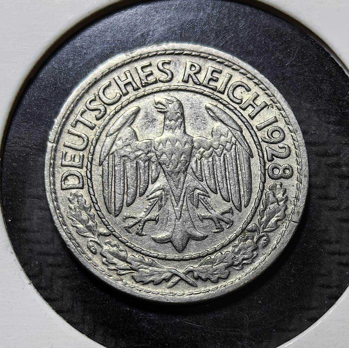 外国优质银币克朗币纪念章，每周六晚九点倒数截拍，满百包邮可寄存，持续收拍