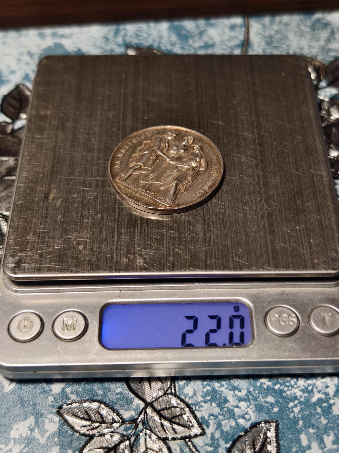 抚柳草堂-第二十二期章牌钱币  奖章勋章 满百包邮 放漏专场 1874法国婚姻与爱情纪念银章 950银重22g 直径36.5mm 蜜蜂边铭 边道轻微不平整 整体状态不错