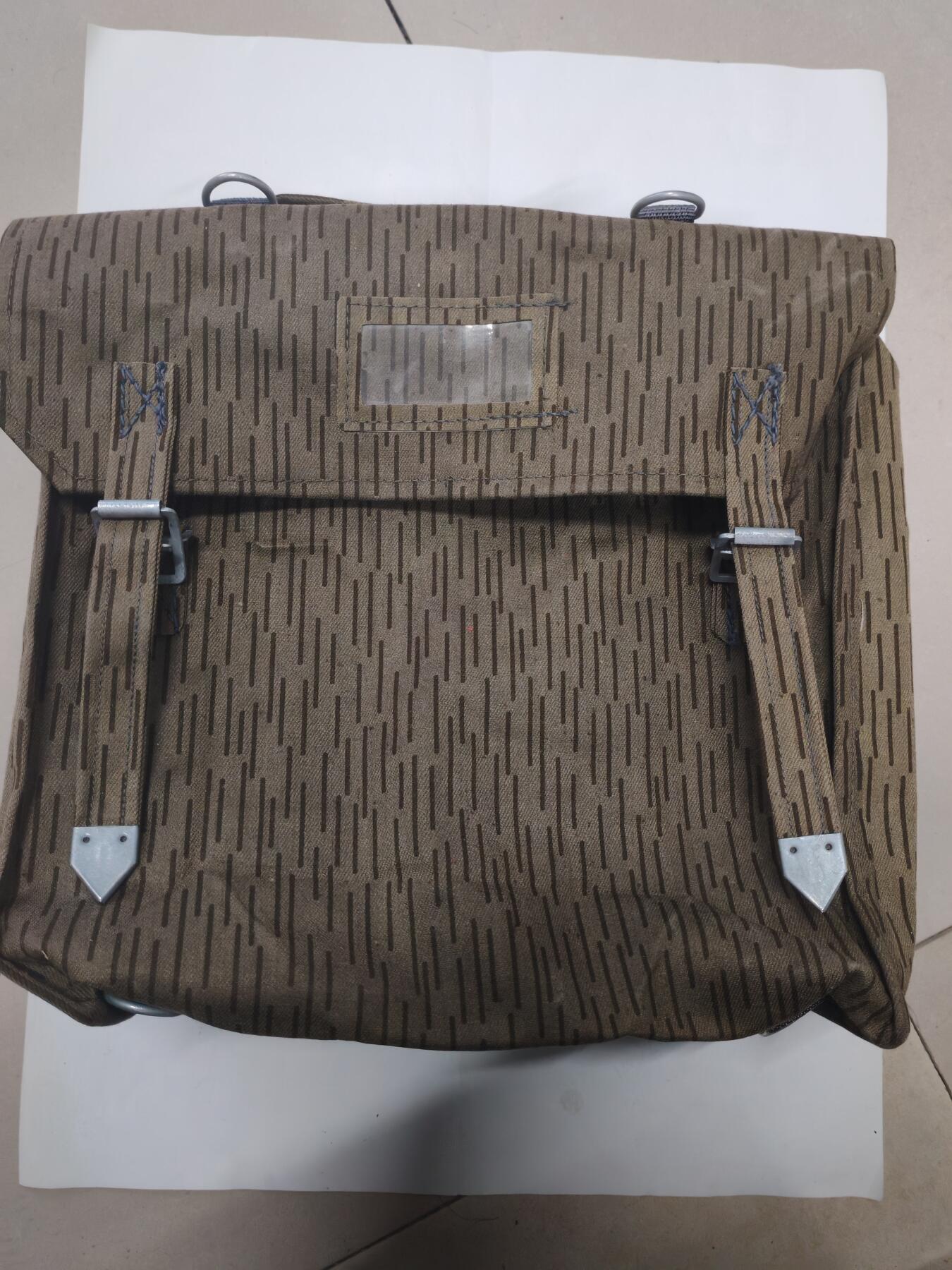 韵星假日军品类拍卖第51期  -- Rimey Holidays Militaria Auction 51 民主德国野战雨点迷彩挎包 保存完好没有虫蛀 