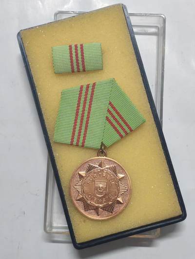 韵星假日军品类拍卖第51期  -- Rimey Holidays Militaria Auction 51 - 民主德国铜级内务部武装力量忠诚服务奖章带原盒略