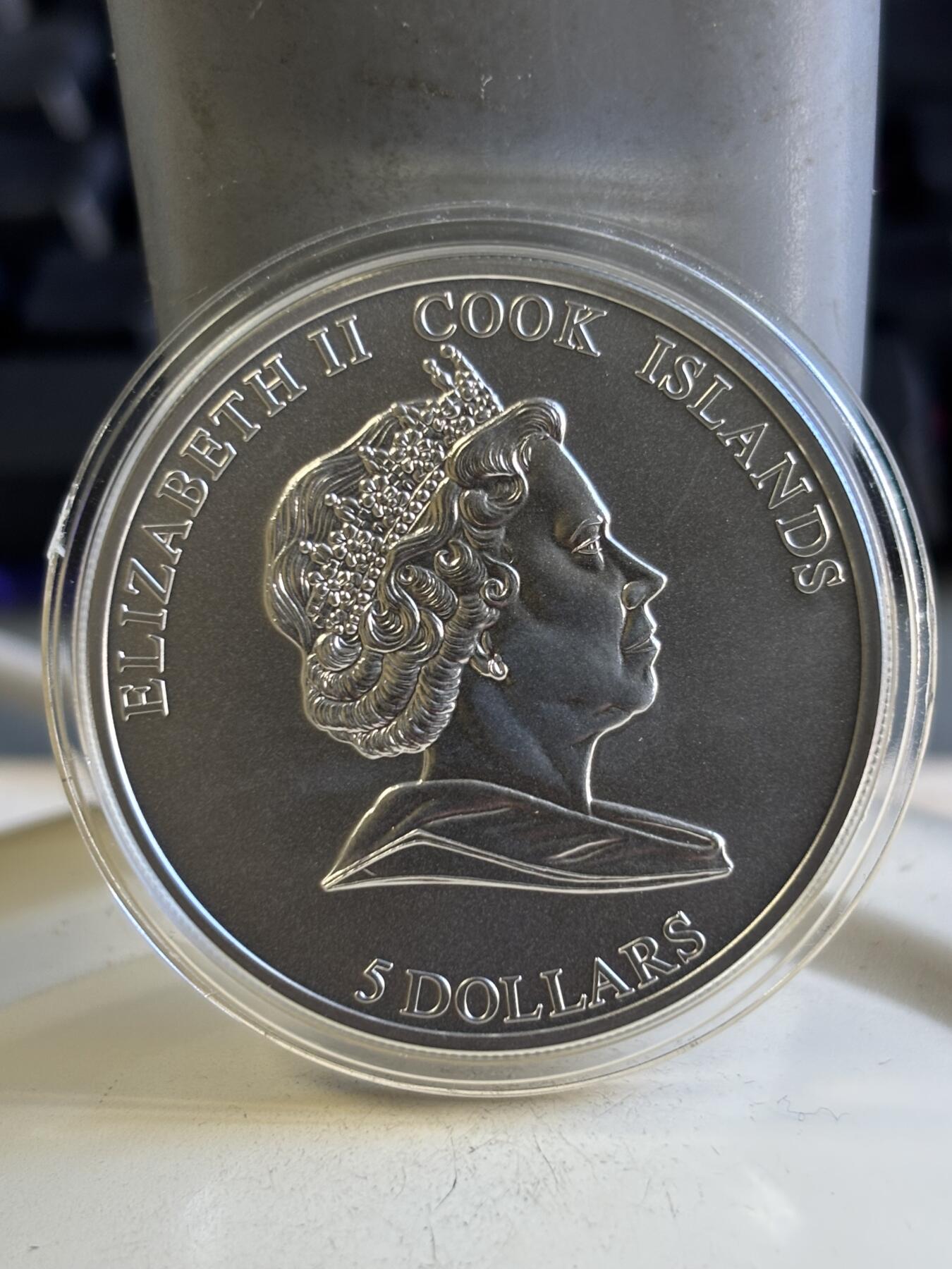 第196期拍卖 库克2010年爱情系列时尚立体玫瑰全息幻彩银币，925银，25克，塑料盒有破