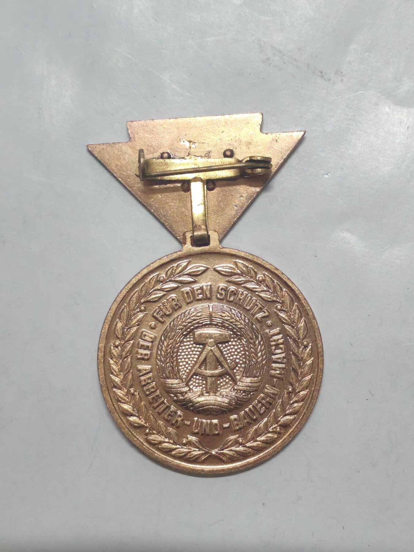 韵星假日军品类拍卖第51期  -- Rimey Holidays Militaria Auction 51 民主德国金级人民军预备役优秀服务奖章