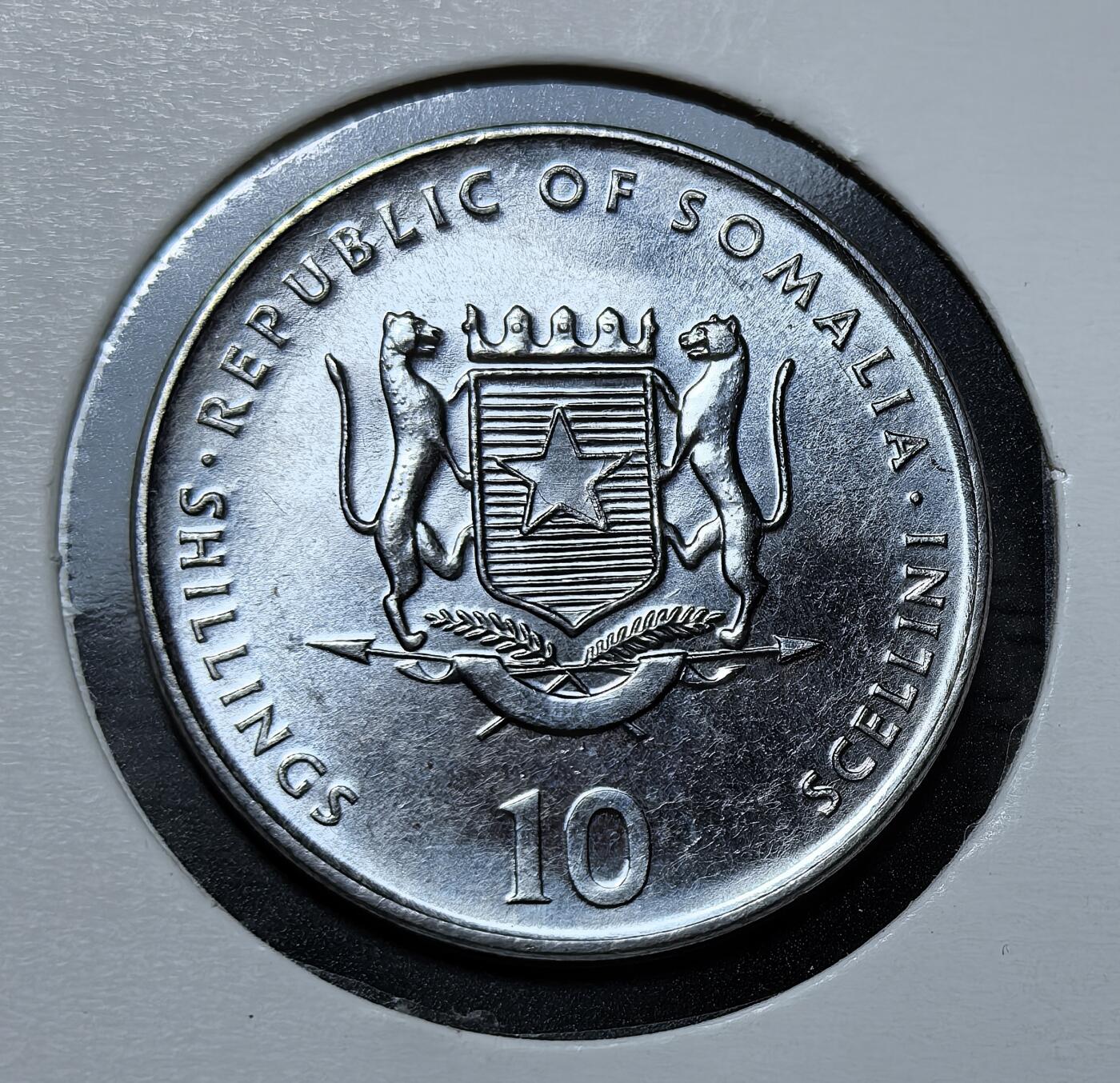 外国优质银币克朗币纪念章，每周六晚九点倒数截拍，满百包邮可寄存，持续收拍 索马里共和国生肖狗10先令纪念币