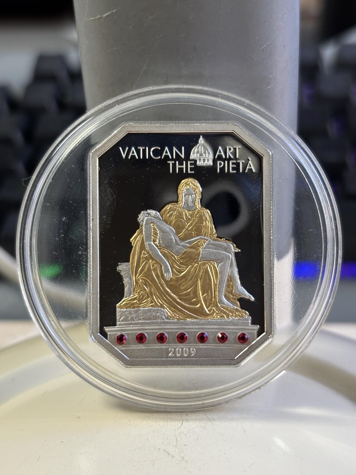 第196期拍卖 库克2009年梵蒂冈艺术圣母怜子镶嵌水晶纪念银币，925银，25克