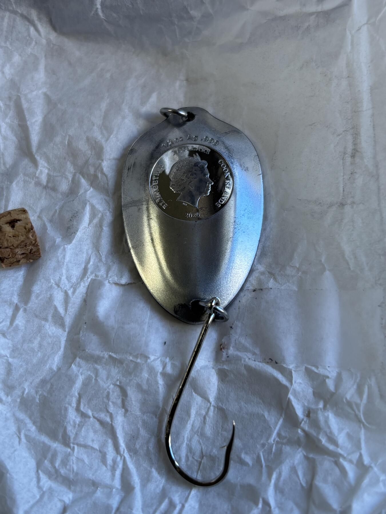 第196期拍卖 库克2020年鱼钩的发明1/2盎司纪念银币，999银，发行2000枚