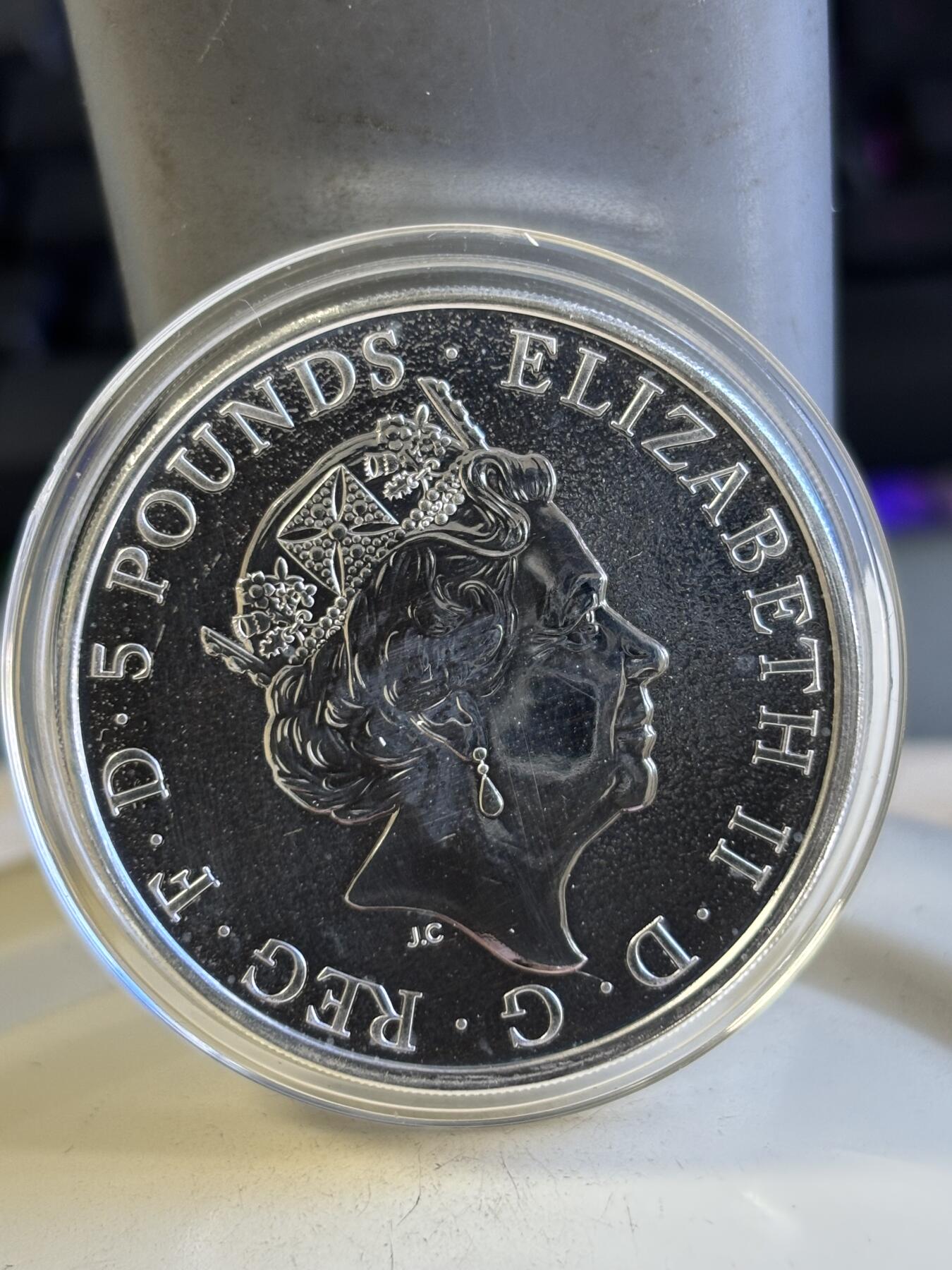 第196期拍卖 英国2016年女王神兽系列1英格兰狮子2盎司投资银币，9999银，有瑕疵