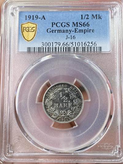 万国钱币拍卖第064期 - PCGS MS66 1919年德国长翅1/2马克银币 十字转光深五彩GEM品质