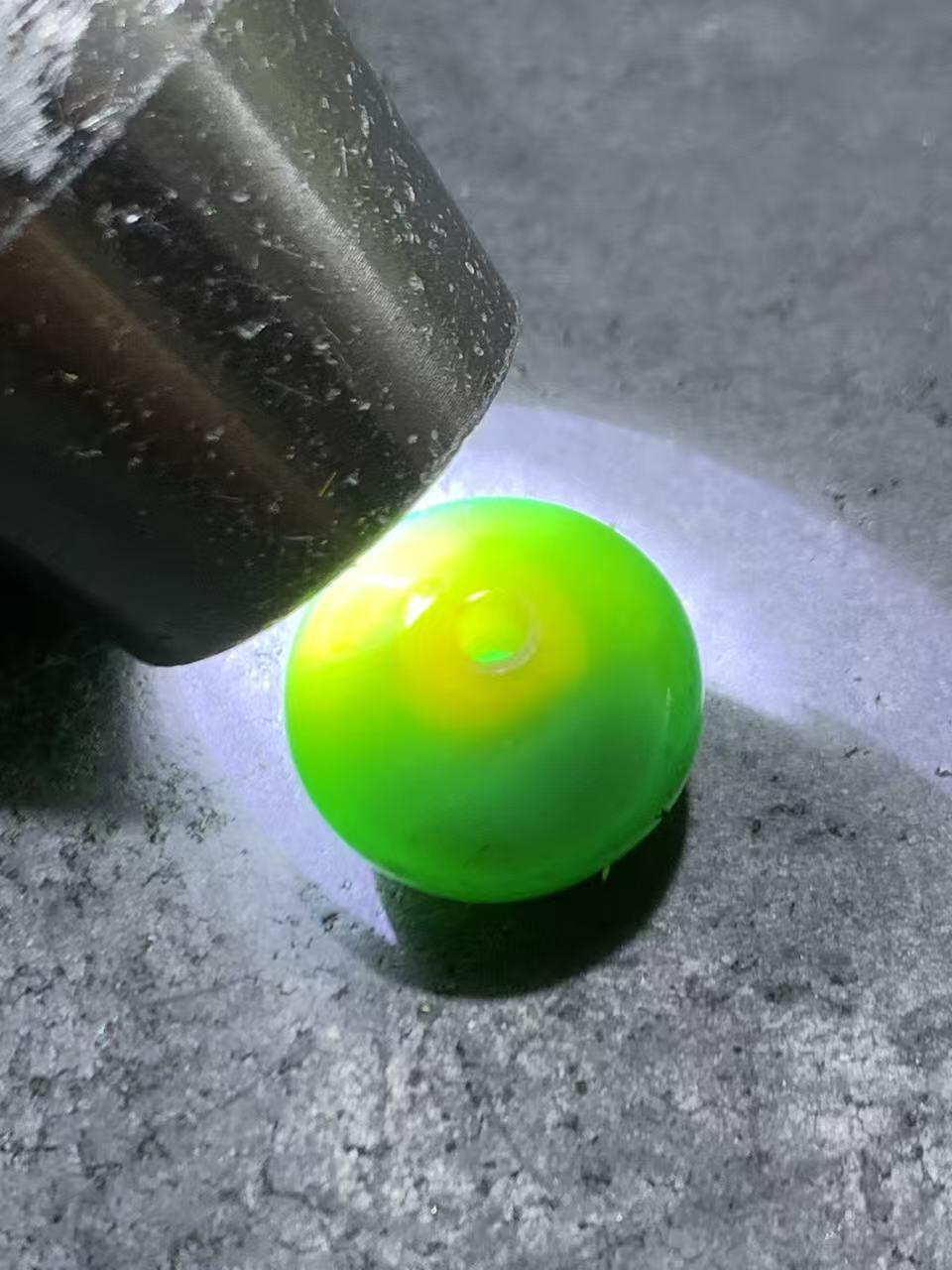 精美高玉化缠丝玛瑙随形碟珠一颗，