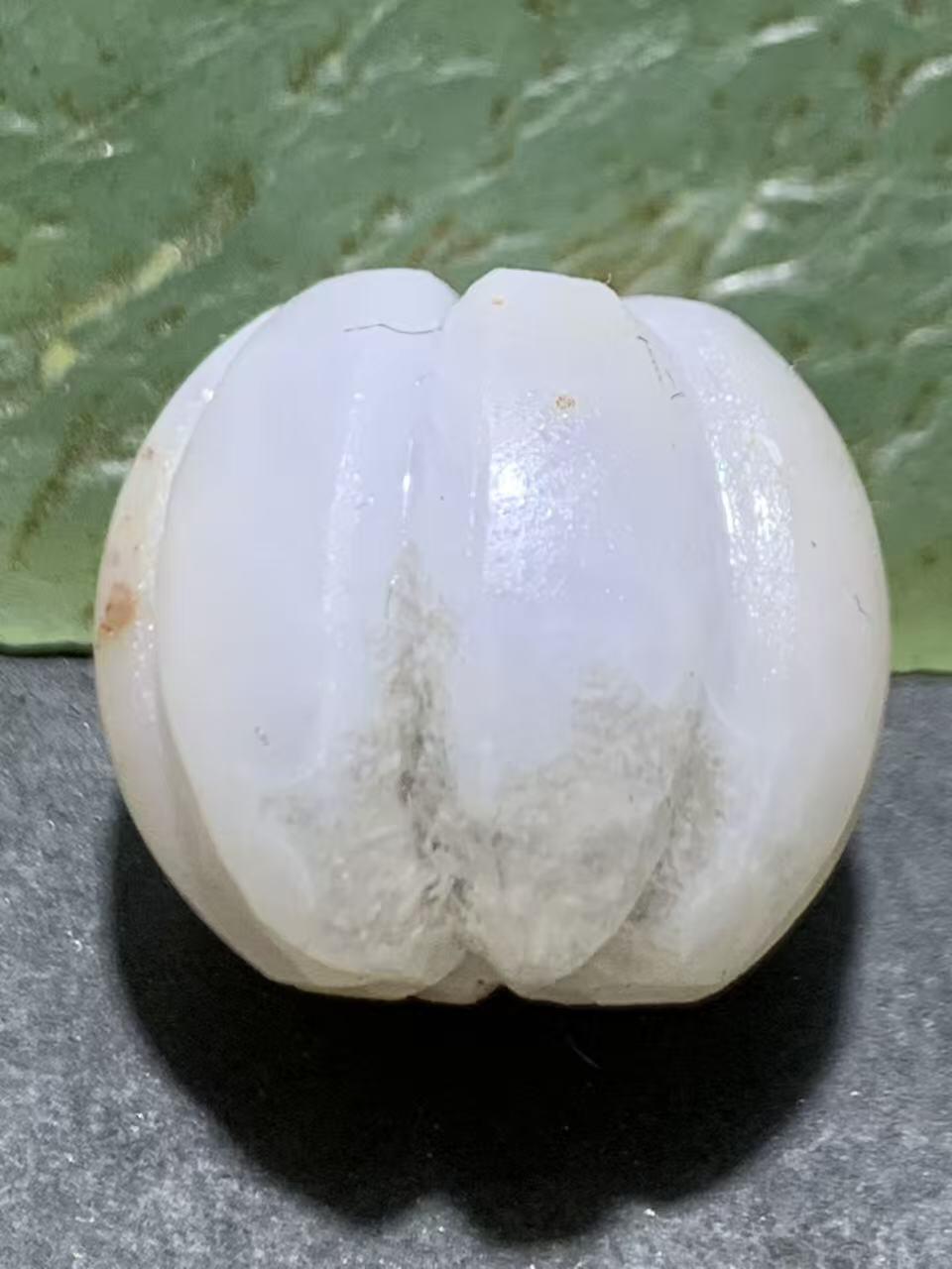 精美亚光冰飘战国红玛瑙手工雕刻2.0平头瓜珠一颗！，