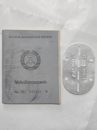 韵星假日军品类拍卖第51期  -- Rimey Holidays Militaria Auction 51 - 民主德国军官证书带狗牌 记录照片齐全 完整一套