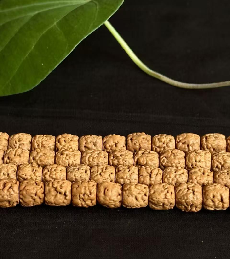 零元拍：龙切 五爪金龙小佛手长串6.5 MM左右，非常容易变红，坊间人称三日红，很容易有盘玩成就感。