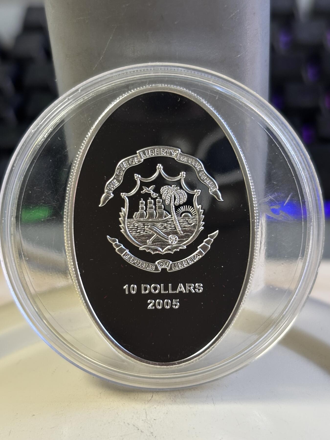 第196期拍卖 利比里亚2005新教皇本笃十六世加冕镀金镶水晶币，925银，25克